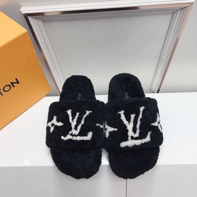工厂 专柜品质 官网同步厚底松糕底款火热上线，只做全真皮羊糕毛 码数35-42 注：41-42定做